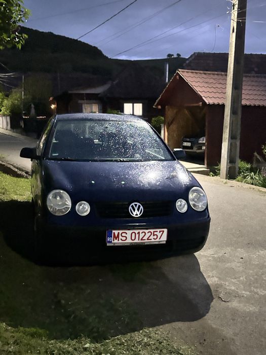 VOLKSWAGEN Polo