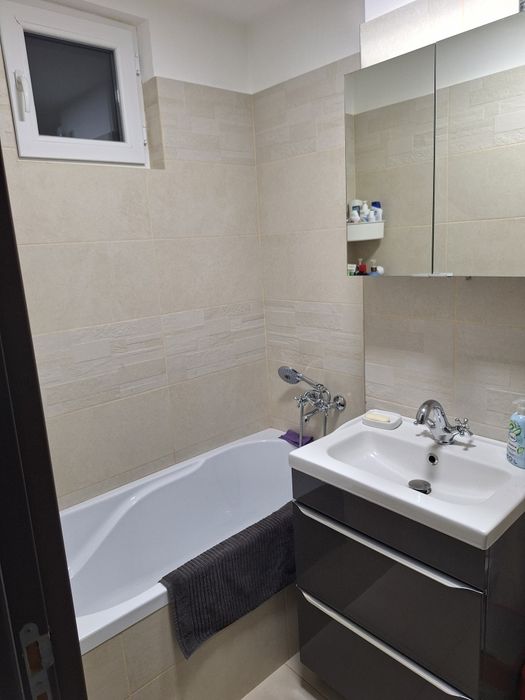 Vand apartament 2 camere Moghioros parc