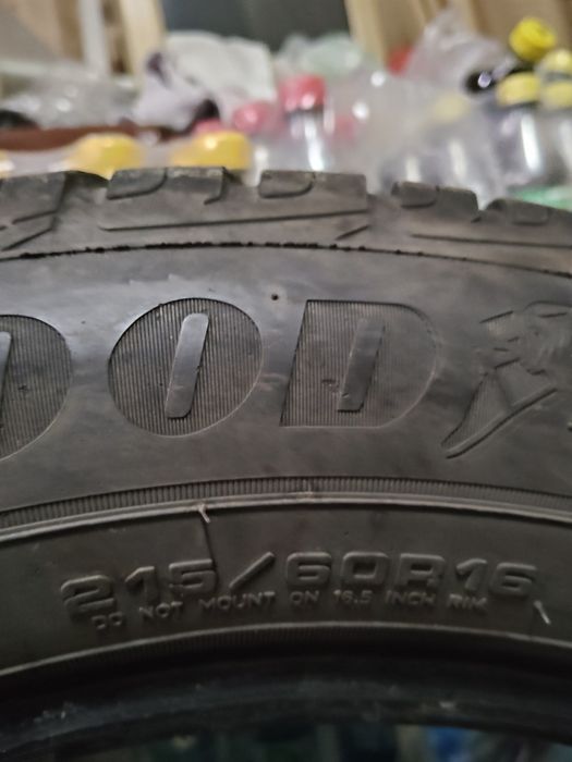Vând anvelope de iarnă 215/60/16
