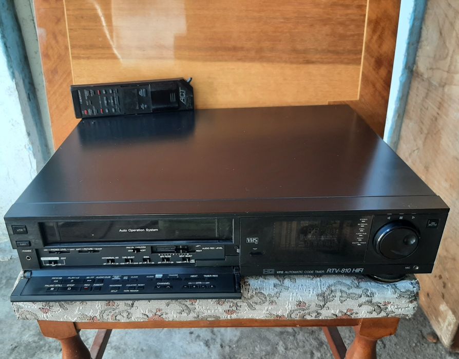 Vând videorecorder blaupunkt stereo rtv-810 în stare bună