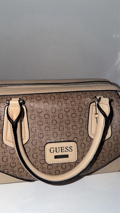 Чанта Guess оригинална