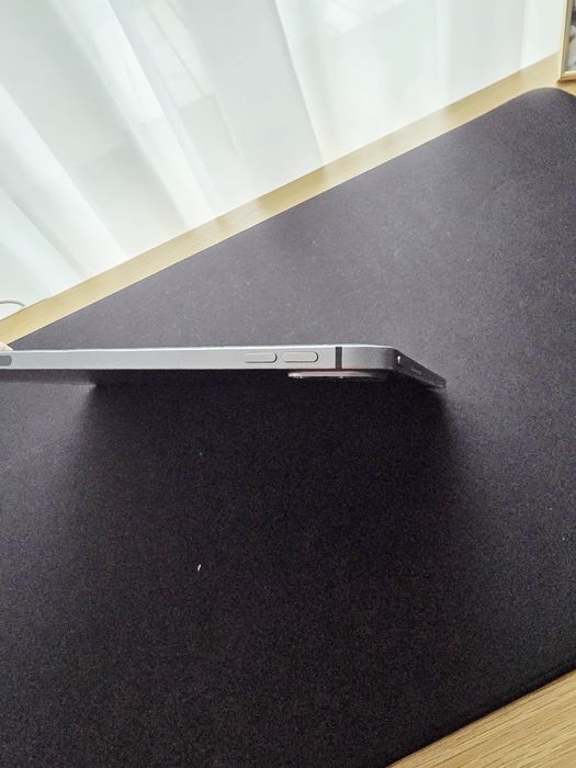 Ipad Pro 12.9 M1, Wifi + Celular, Tastatură + Husa + Pix