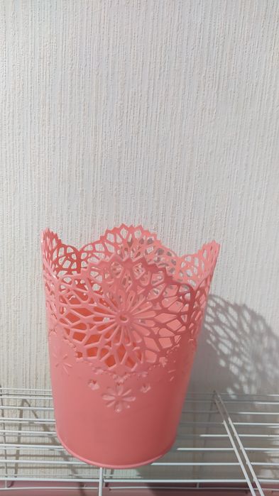 Продается Кашпо -корзина.