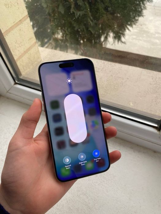 Iphone 15 pro max sotiladi 256GB