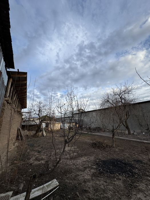 Ер сотилади Бустонлик Газалкентда центр 7 сотих