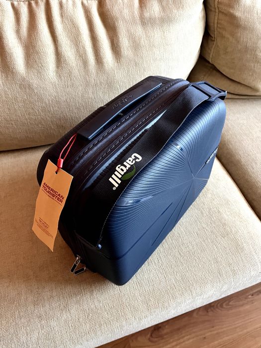 Нов оригинален куфар American Tourister (beauty case)