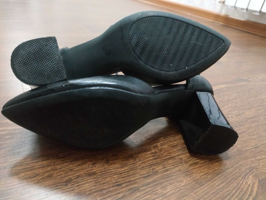 туфли женские чёрные 37р-р