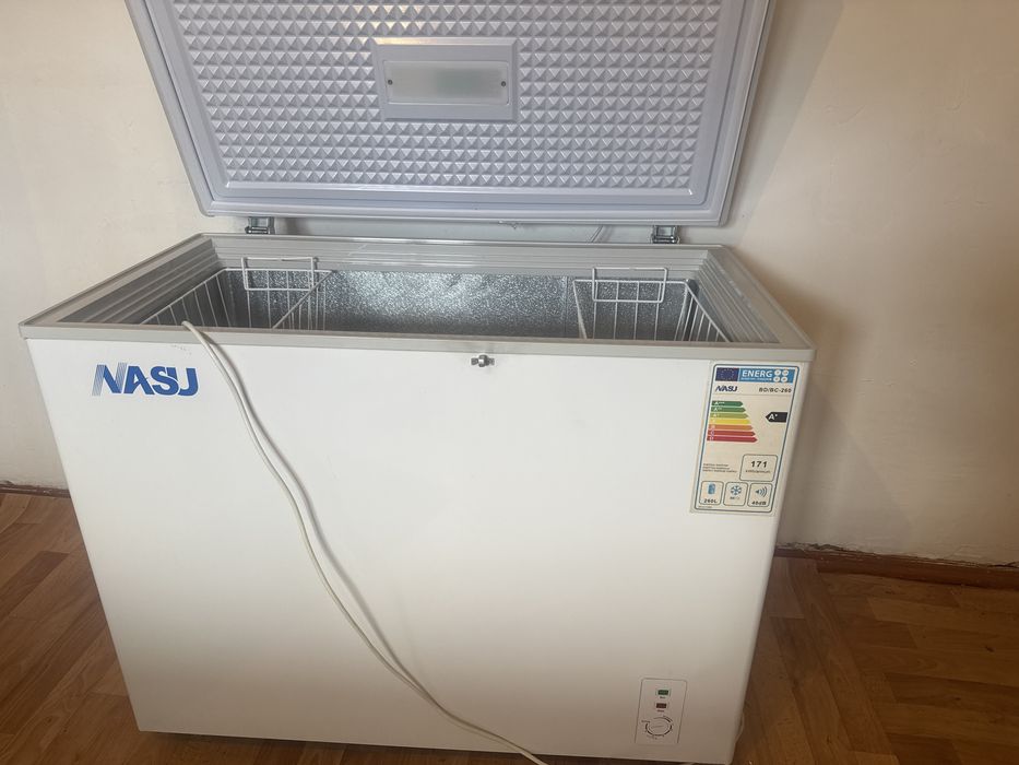 Морозильник ларь.