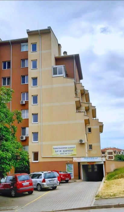 Дава се под наем подземен гараж, кв. Железник - запад,