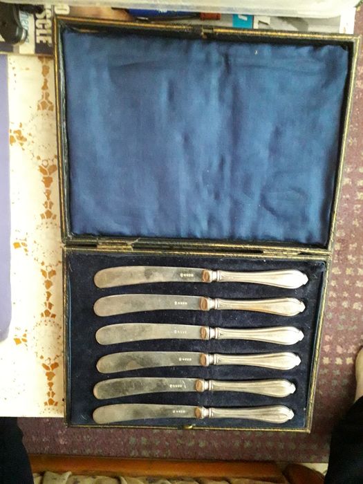 Vechi set cutite din argint