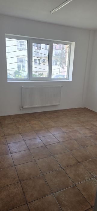 Inchiriez spatiu comercial