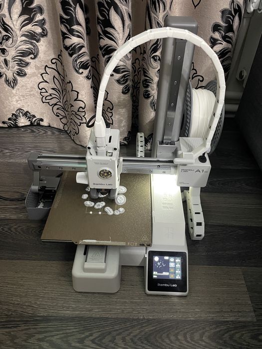 Vand Imprimanta 3D Bambu Lab A1 Mini ca noua