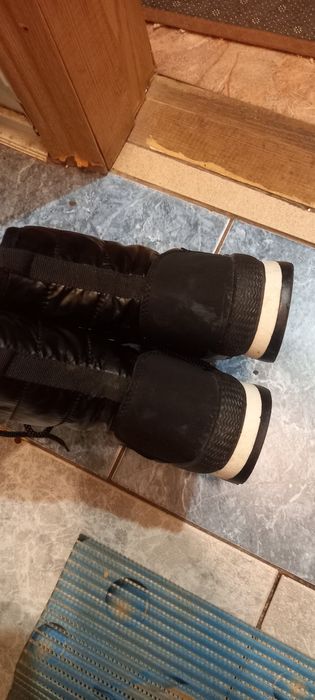 Обувь зимняя черные