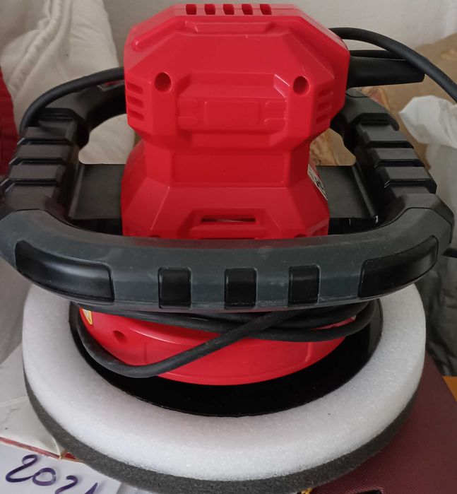 Продавам чисто нова машина за полиране на автомобила