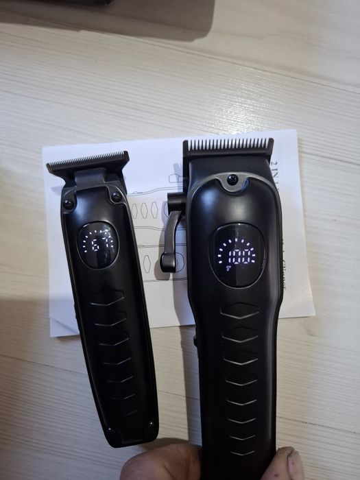 Vand set 2 masini tuns par barba