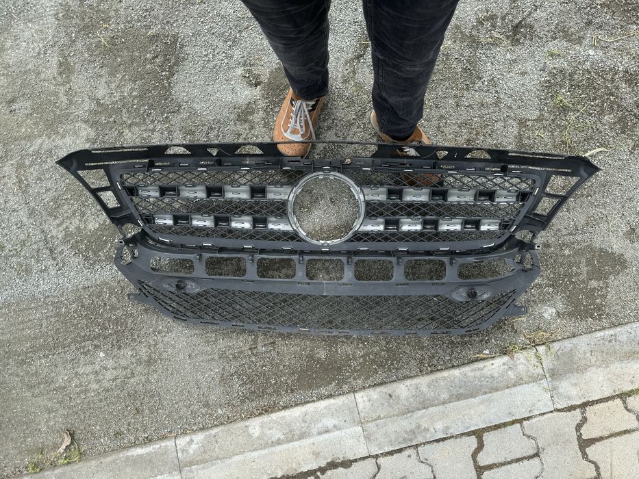 Оригинална предна решетка за Mercedes CLS W218 от 11 до 14г