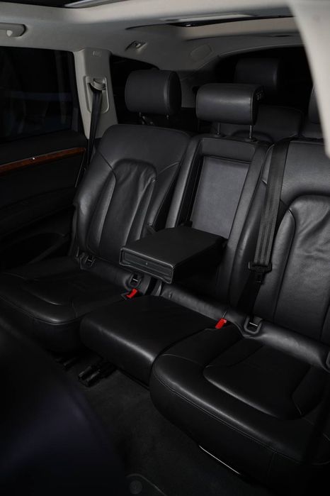 Audi Q7 2009 kraska toza