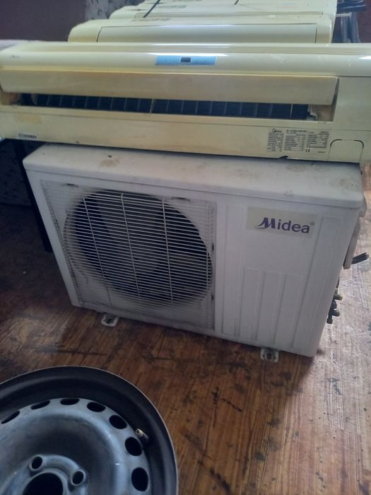 Климатици Midea, LG.