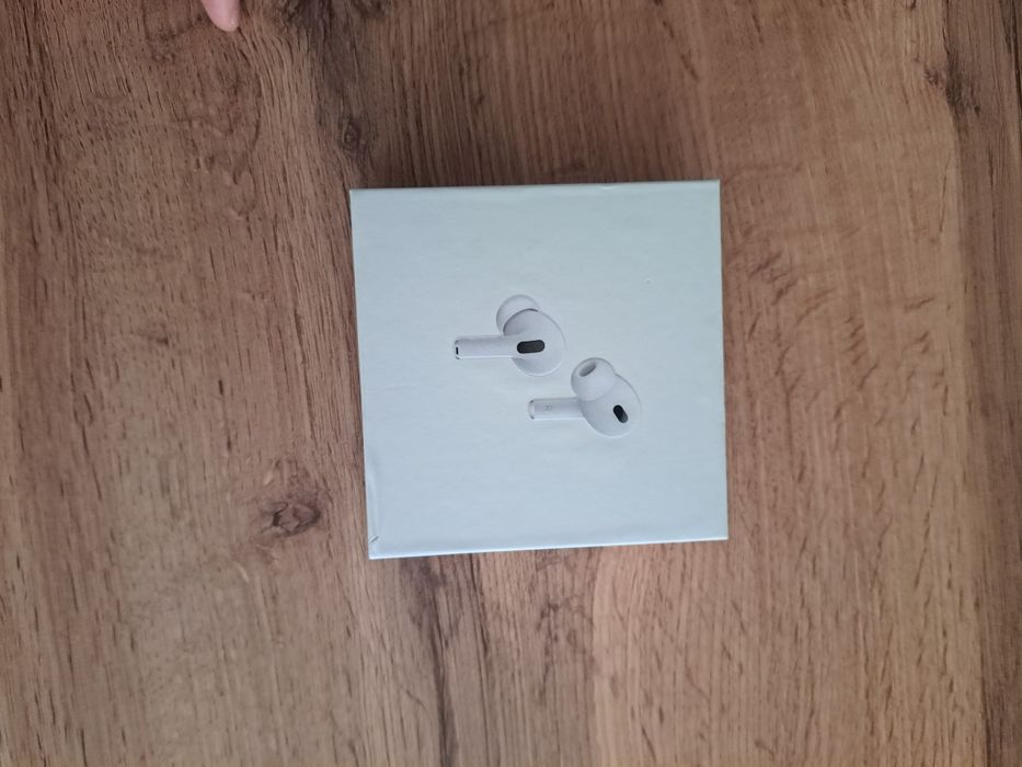 AirPods Pro (2nd generation) — оригинал, отличное состояние