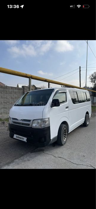 Тайота Hiace 2005год
