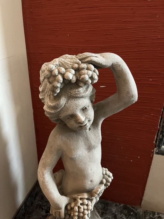 Градинска фигура статуя паметнк момче момиче грозде Бакхус Дионисий
