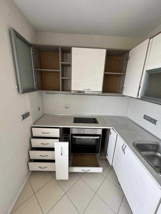 Кухня с уреди като нова !