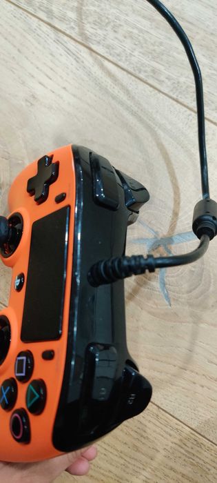 Controler funcțional PS4 cu cablu  EDITIE NACON!!