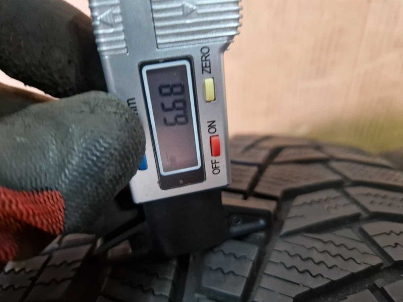 2 Hankook R18 225/40
зимни гуми DOT3919