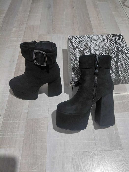 Нови дамски боти на висок ток и платформа