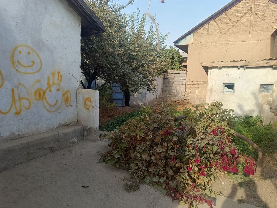 Yer uchaska sotiladi