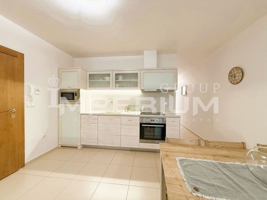 Дава се под наем Тристаен апартамент в Варна, Център - 95 кв.м за 997.05 € - Снимка #2