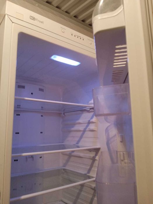 Холодильник Samsung