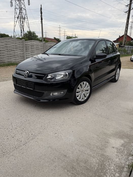 VOLKSWAGEN Polo