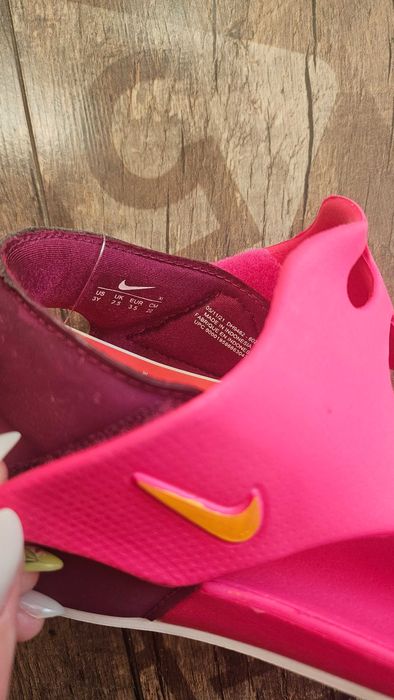 Чисто нови Сандалки Nike