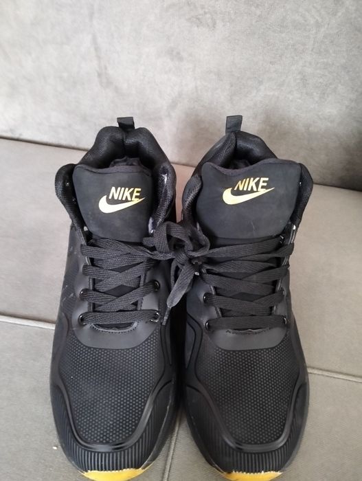 Продам кросовки зима