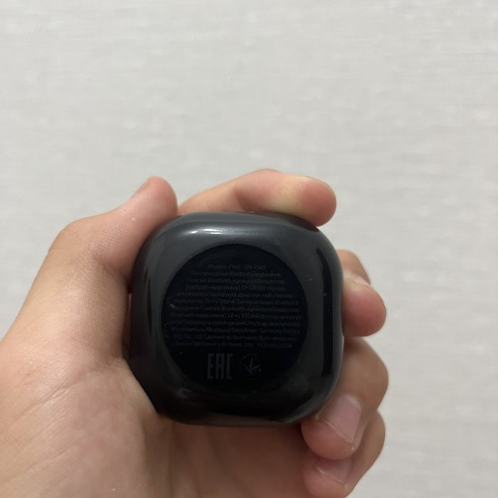 Galaxy Buds Live (64C4) наушник продается