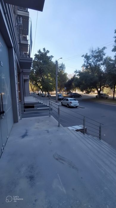 Коммерческое помещение в аренду на 1 этаже жилого дома, 115 м² (AX)