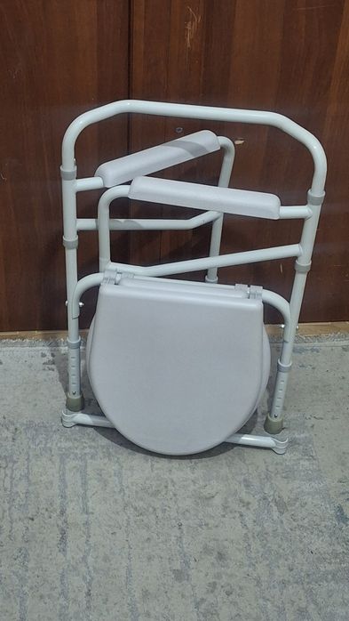 Санитарный стул туалет