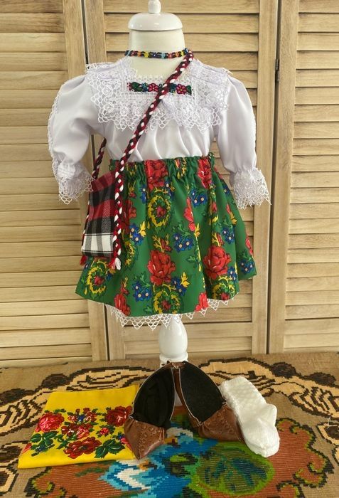 Costum popular pentru fetite