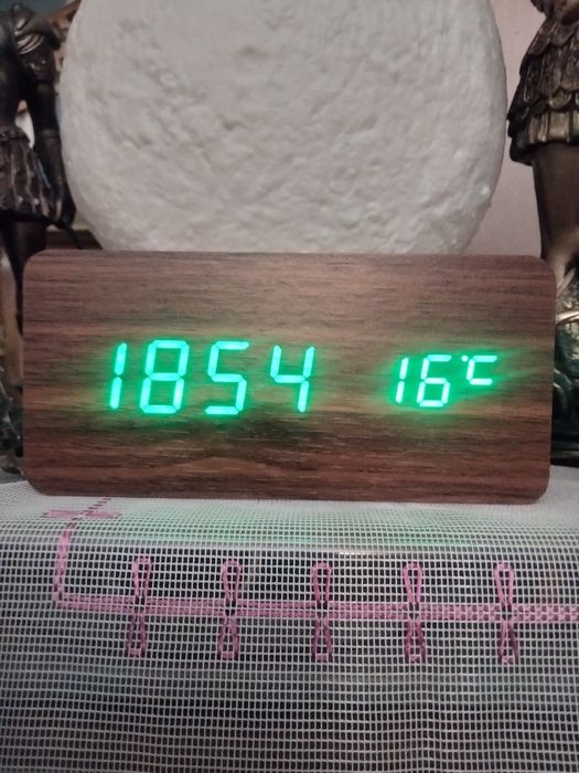 Лед цифров часовник