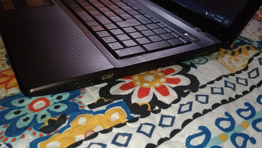 Laptop scoala office media jocuri Asus X53 AMD 3ghz 4gb ram hdd 320gb baterie 3 ore stare buna