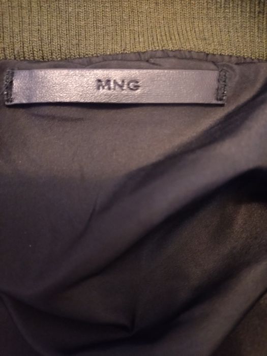 Зимно непромокаемо яке бомбър MANGO