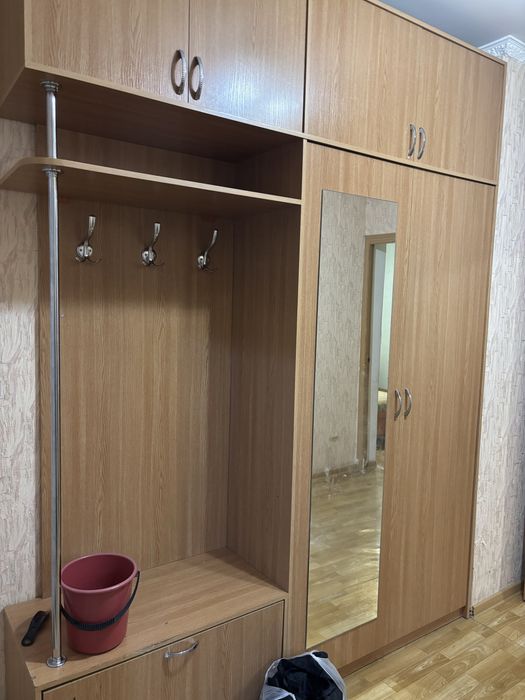 Шкаф в прихожию, даром