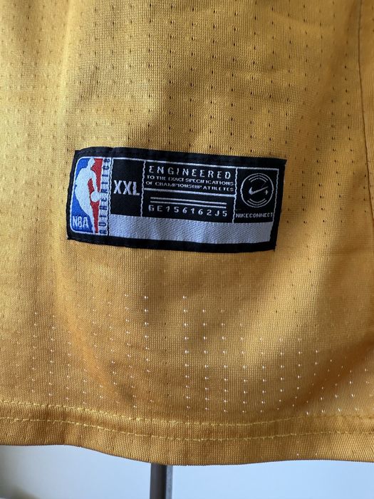 Maiou Lakers , James