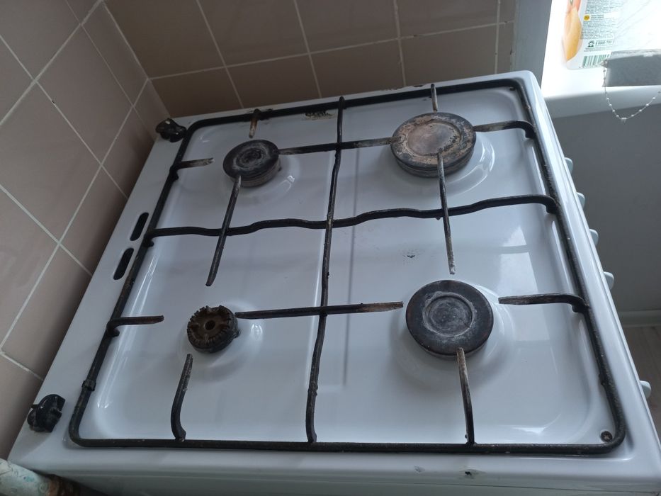 Продам газовую плиту