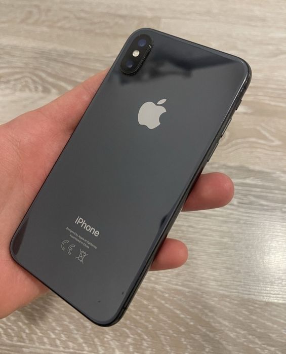 Продам IPhone X.