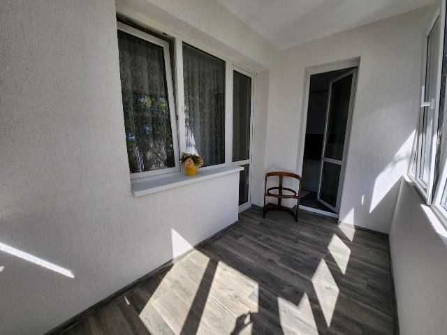 Дава се под наем Четиристаен апартамент в Търговище, Център - 108 кв.м за 484.5 € - Снимка #2