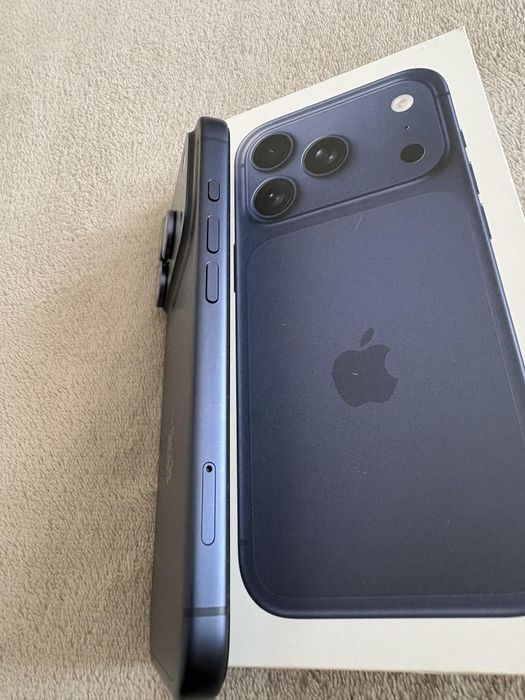 Iphone 17 Pro Deep Blue