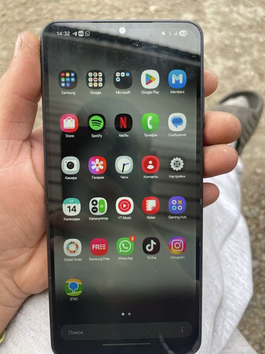 Продам Samsung A06 почти новый