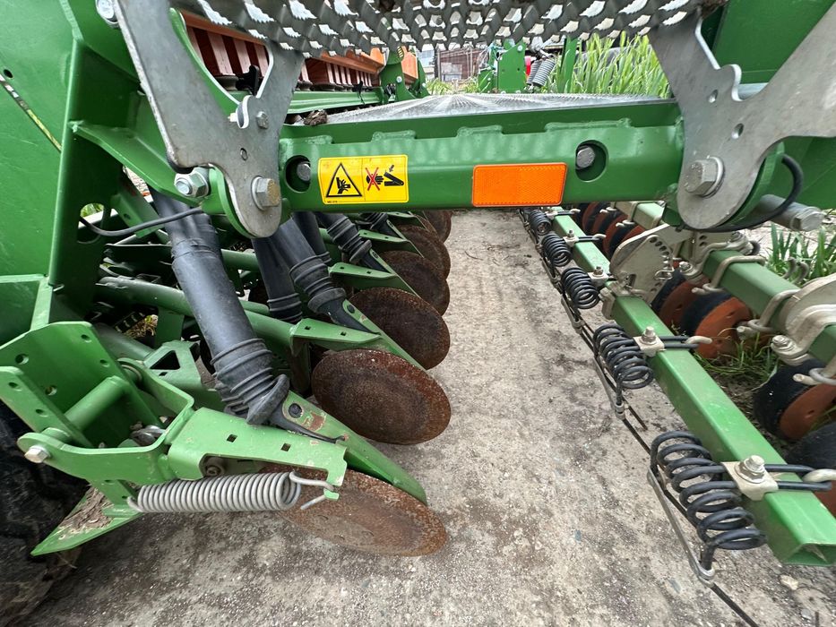 Semănătoarea păioase Amazone D9 4000 super 33 - an 2022 - second hand
